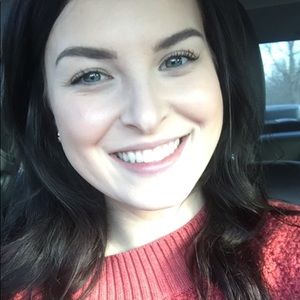 Meet your Posher, Macie